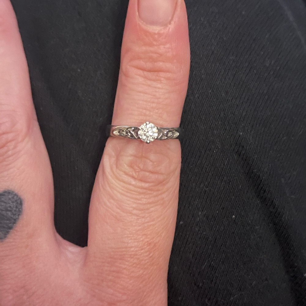 Diamond engagement ring